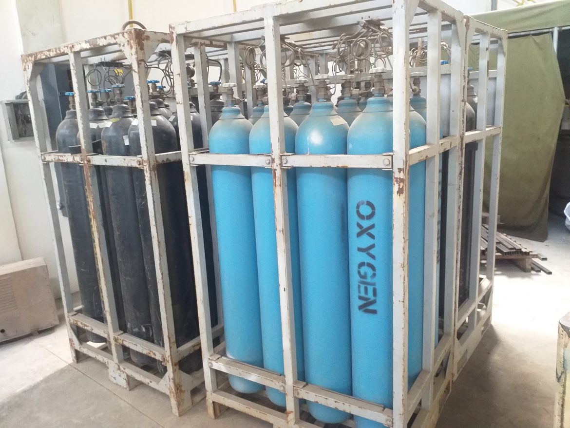 Cum chai chua khi cong nghiep